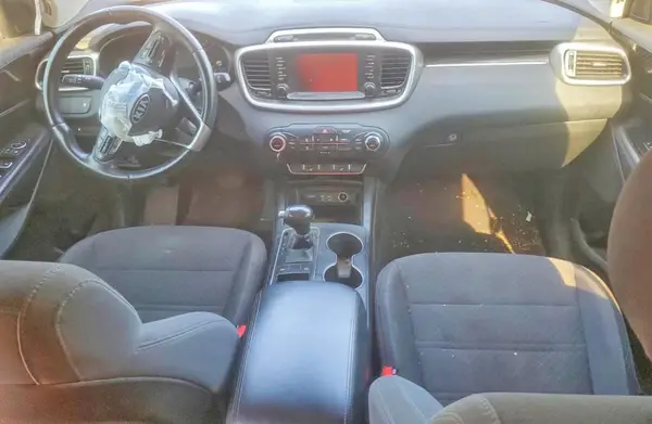 5XYPG4A38JG357531 2018 KIA SORENTO - Image 8
