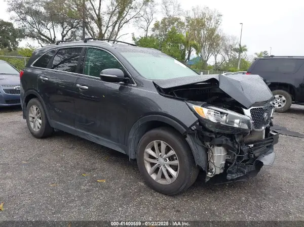 5XYPG4A38JG358968 2018 KIA SORENTO - Image 1