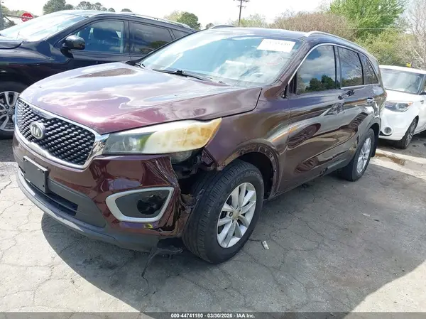 5XYPG4A38JG364169 2018 KIA SORENTO - Image 2