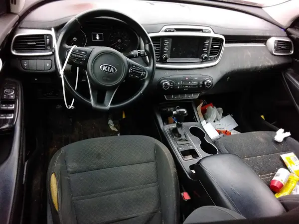 5XYPG4A38JG365256 2018 KIA SORENTO - Image 8