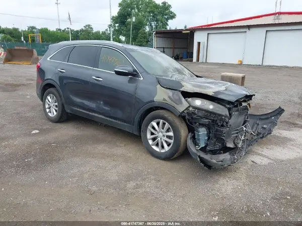 5XYPG4A38JG368612 2018 KIA SORENTO - Image 1
