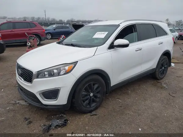 5XYPG4A38JG376953 2018 KIA SORENTO - Image 2