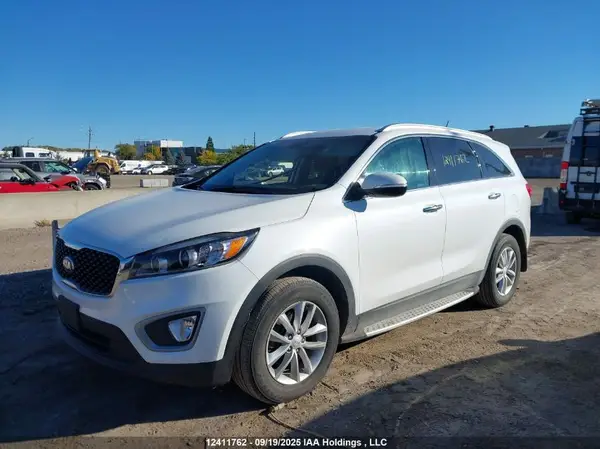 5XYPG4A38JG382297 2018 KIA SORENTO - Image 2