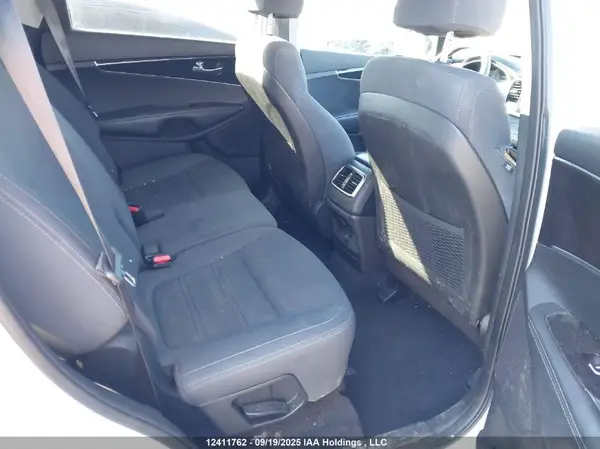 5XYPG4A38JG382297 2018 KIA SORENTO - Image 8