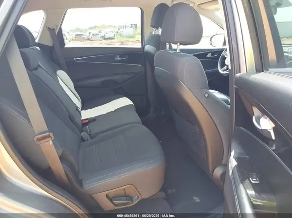 5XYPG4A38JG382686 2018 KIA SORENTO - Image 8