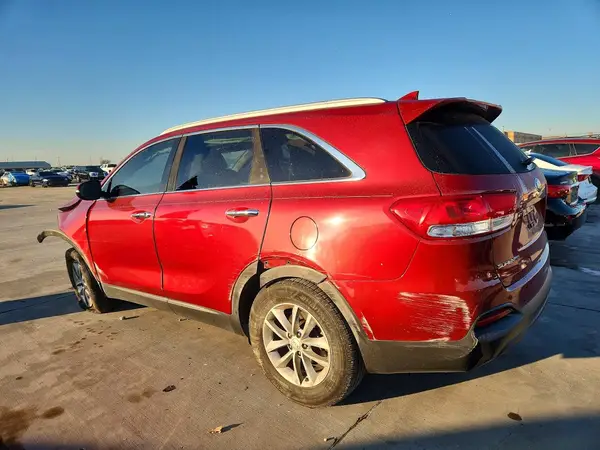5XYPG4A38JG387077 2018 KIA SORENTO - Image 2