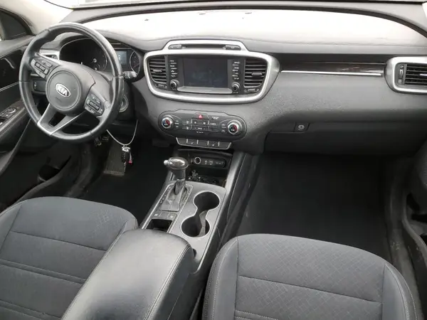 5XYPG4A38JG387869 2018 KIA SORENTO - Image 8
