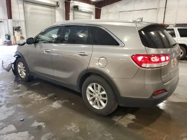 5XYPG4A38JG398418 2018 KIA SORENTO - Image 2