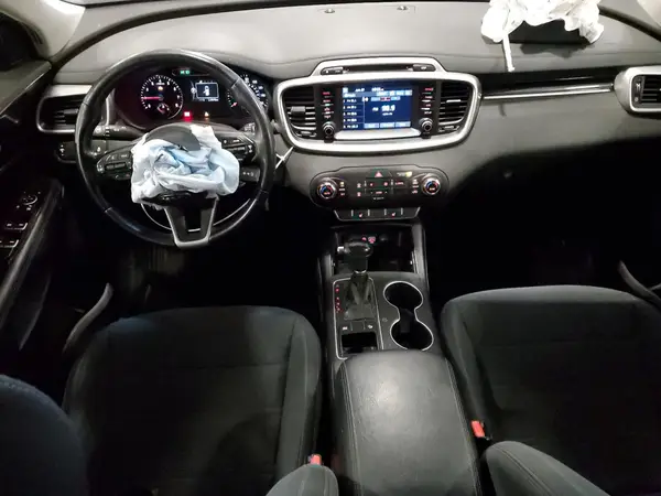 5XYPG4A38JG398418 2018 KIA SORENTO - Image 8