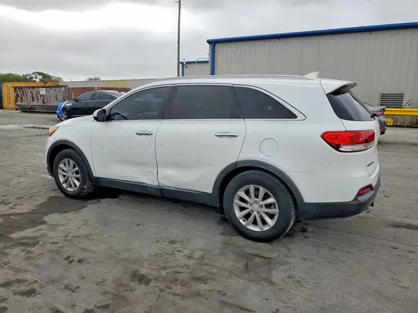5XYPG4A38JG401947 2018 KIA SORENTO - Image 2