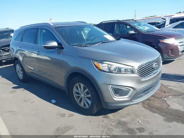5XYPG4A38JG406663 2018 KIA SORENTO - Image 1