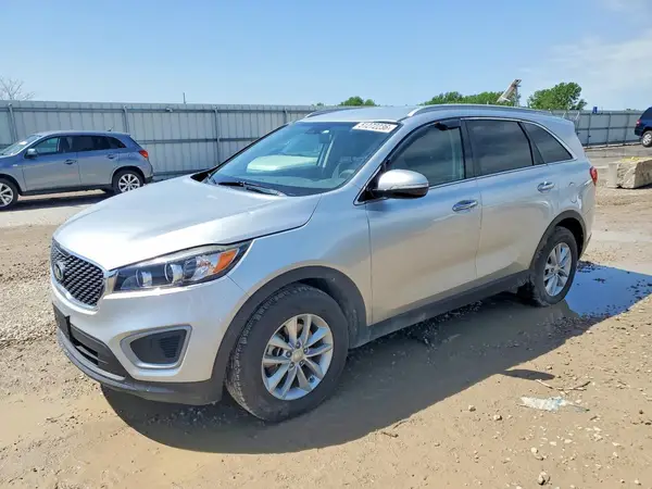 5XYPG4A38JG407098 2018 KIA SORENTO - Image 1