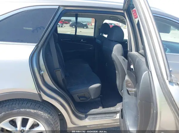 5XYPG4A38JG407442 2018 KIA SORENTO - Image 8