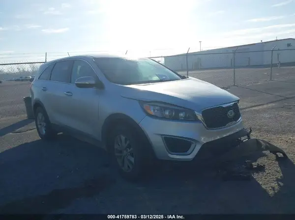 5XYPG4A38JG423124 2018 KIA SORENTO - Image 1