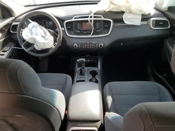 5XYPG4A38JG425164 2018 KIA SORENTO - Image 8