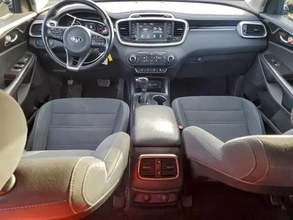 5XYPG4A38JG426668 2018 KIA SORENTO - Image 8