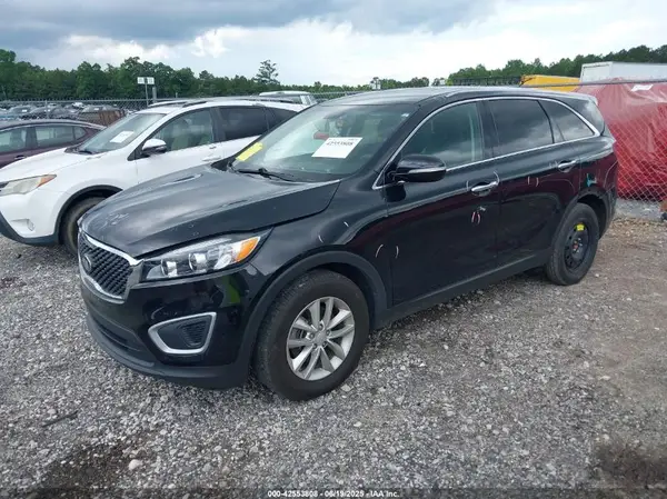 5XYPG4A38JG427514 2018 KIA SORENTO - Image 2