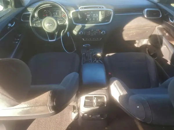 5XYPG4A38JG427562 2018 KIA SORENTO - Image 8