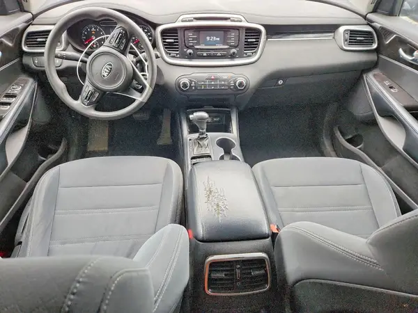 5XYPG4A38JG429361 2018 KIA SORENTO - Image 8