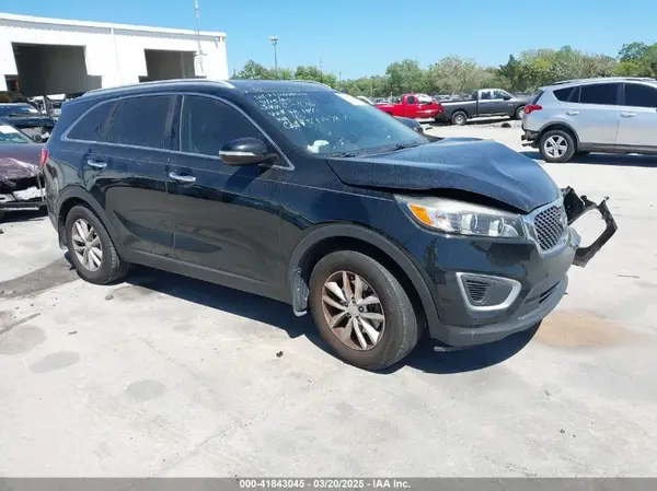 5XYPG4A38JG431837 2018 KIA SORENTO - Image 1