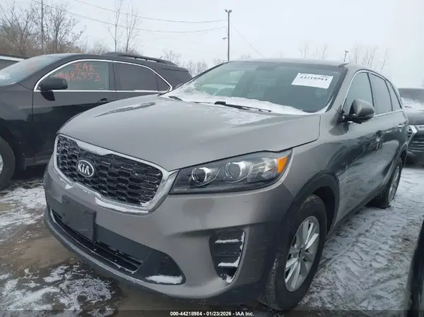 5XYPG4A38KG434125 2019 KIA SORENTO - Image 2