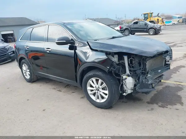 5XYPG4A38KG475886 2019 KIA SORENTO - Image 1