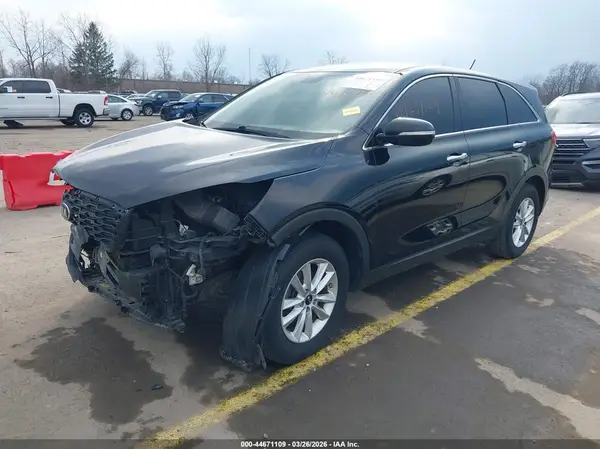 5XYPG4A38KG475886 2019 KIA SORENTO - Image 2