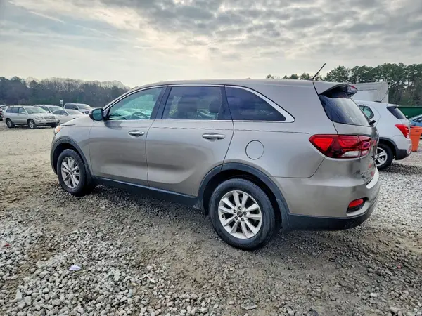 5XYPG4A38KG477086 2019 KIA SORENTO - Image 2