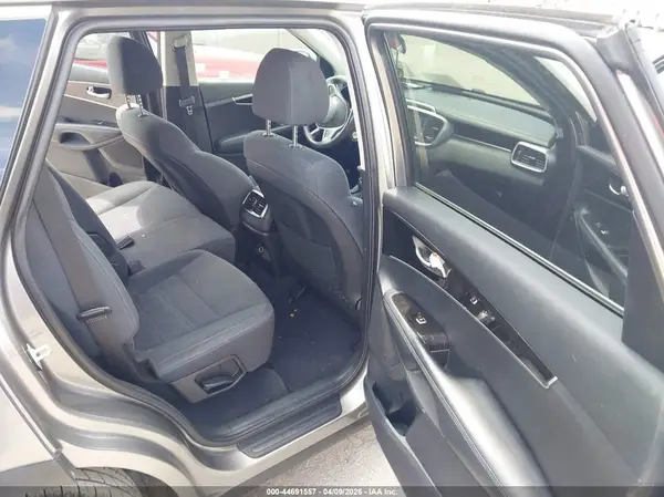 5XYPG4A38KG494101 2019 KIA SORENTO - Image 8