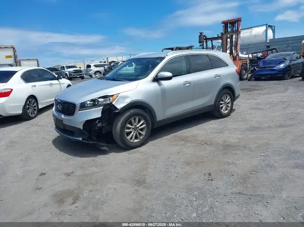 5XYPG4A38KG501046 2019 KIA SORENTO - Image 2