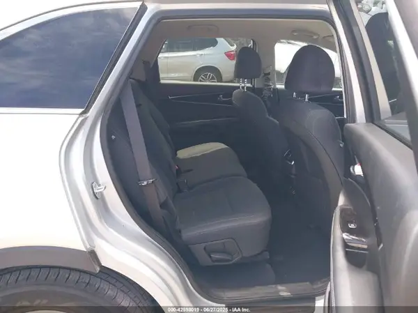 5XYPG4A38KG501046 2019 KIA SORENTO - Image 8