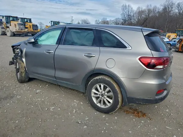 5XYPG4A38KG504397 2019 KIA SORENTO - Image 2