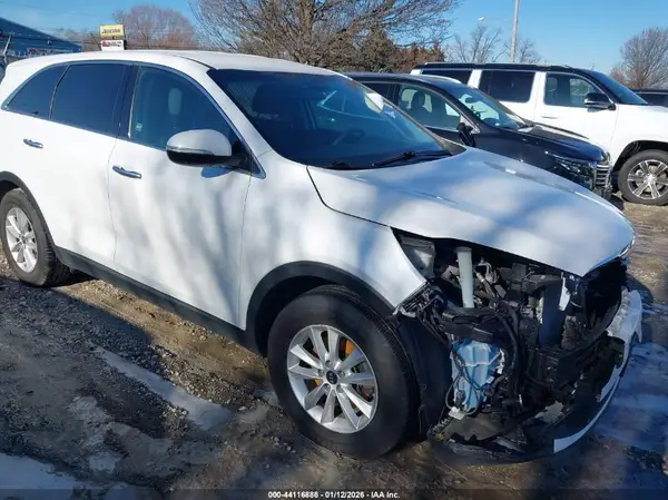 5XYPG4A38KG510166 2019 KIA SORENTO - Image 1