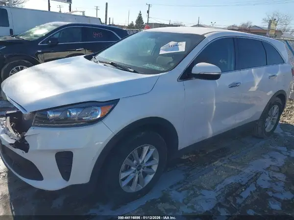 5XYPG4A38KG510166 2019 KIA SORENTO - Image 2