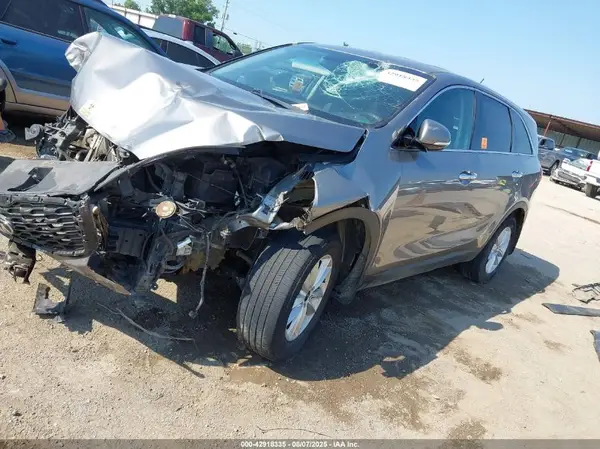 5XYPG4A38KG512662 2019 KIA SORENTO - Image 2