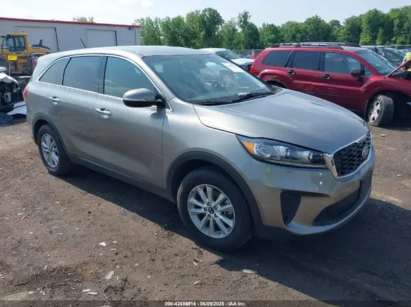 5XYPG4A38KG513195 2019 KIA SORENTO - Image 1