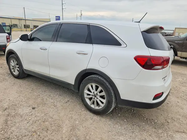 5XYPG4A38KG517487 2019 KIA SORENTO - Image 2