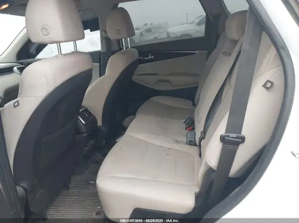 5XYPG4A38KG517733 2019 KIA SORENTO - Image 8