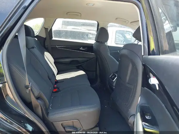 5XYPG4A38KG519126 2019 KIA SORENTO - Image 8
