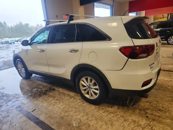 5XYPG4A38KG521913 2019 KIA SORENTO - Image 2