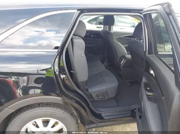 5XYPG4A38KG524794 2019 KIA SORENTO - Image 8