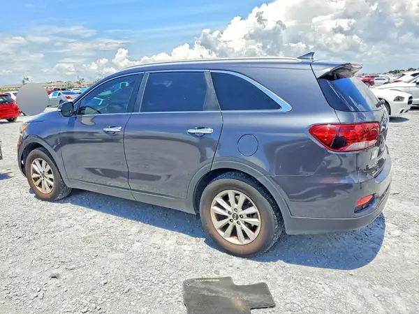 5XYPG4A38KG529624 2019 KIA SORENTO - Image 2