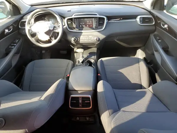 5XYPG4A38KG530529 2019 KIA SORENTO - Image 8