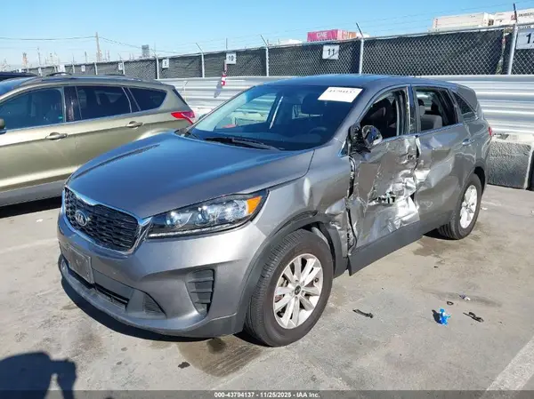 5XYPG4A38KG531681 2019 KIA SORENTO - Image 2