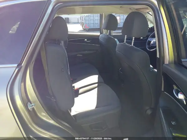 5XYPG4A38KG531681 2019 KIA SORENTO - Image 8