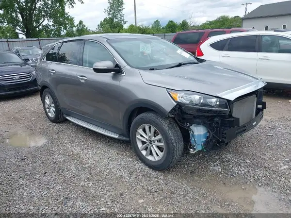 5XYPG4A38KG533060 2019 KIA SORENTO - Image 1