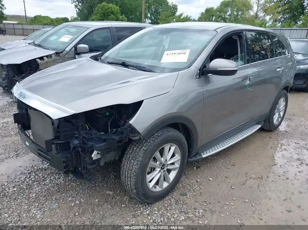 5XYPG4A38KG533060 2019 KIA SORENTO - Image 2