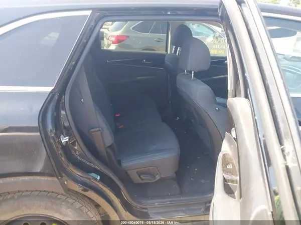 5XYPG4A38KG541417 2019 KIA SORENTO - Image 8