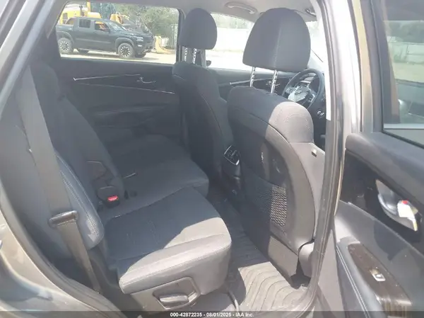 5XYPG4A38KG546035 2019 KIA SORENTO - Image 8