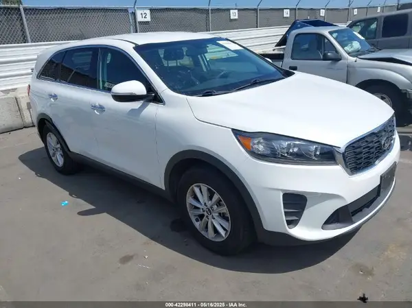 5XYPG4A38KG550585 2019 KIA SORENTO - Image 1